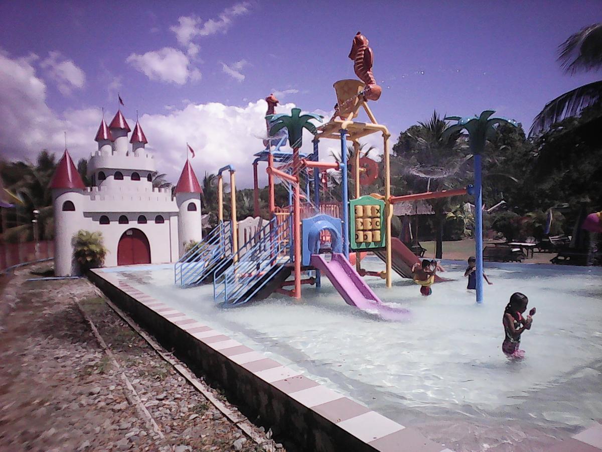 Gazebo Pools And Restaurant Hotel Cabadbaran Exterior photo