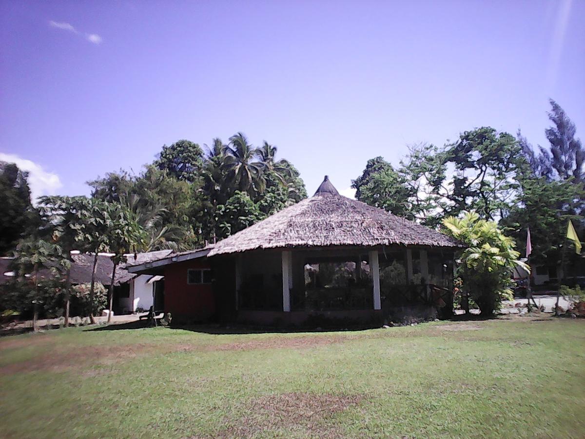 Gazebo Pools And Restaurant Hotel Cabadbaran Exterior photo