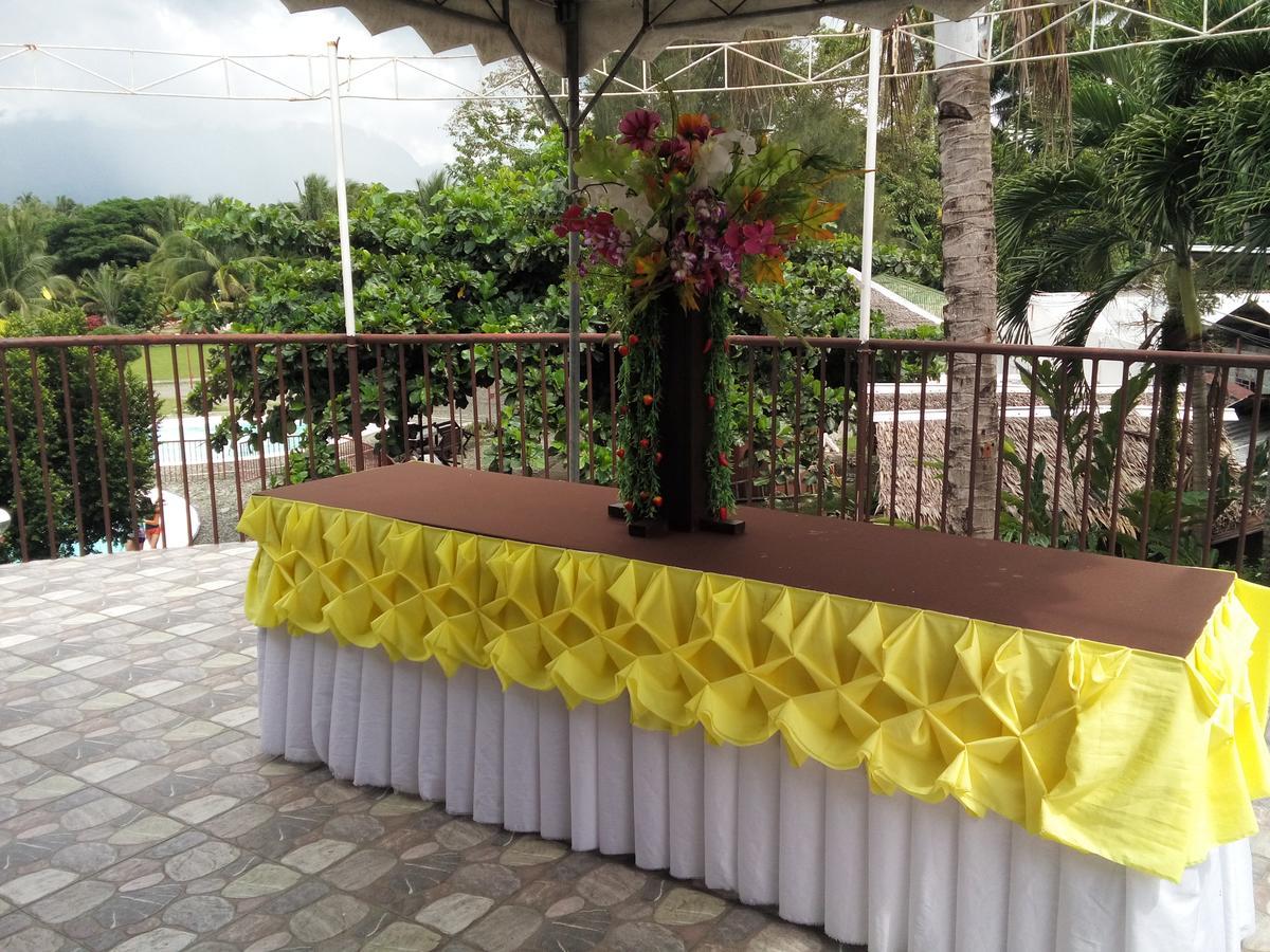 Gazebo Pools And Restaurant Hotel Cabadbaran Exterior photo