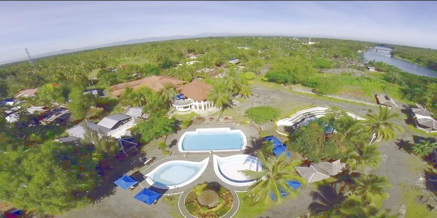 Gazebo Pools And Restaurant Hotel Cabadbaran Exterior photo